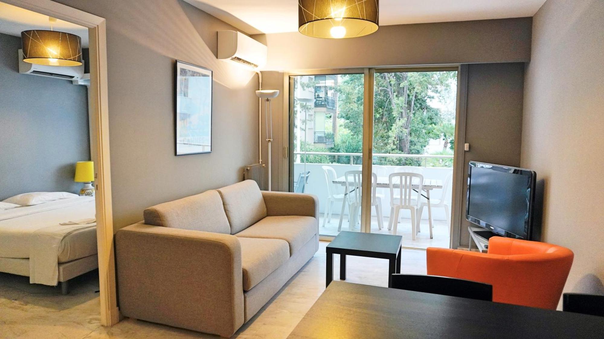 Appartement Proche Croisette, T2 Avec Terrasse, By Palmazur Cannes
